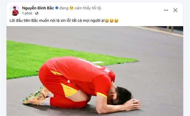 Nhân viên hỗ trợ khách hàng đeo tai nghe, biểu thị dịch vụ hỗ trợ 24/7 của banca28 bet